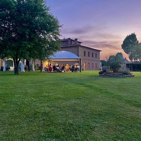 Agriturismo La Colmata Cesa  Exterior foto