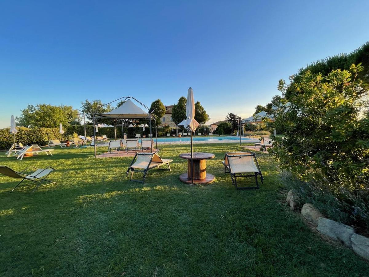 Agriturismo La Colmata Cesa  Exterior foto